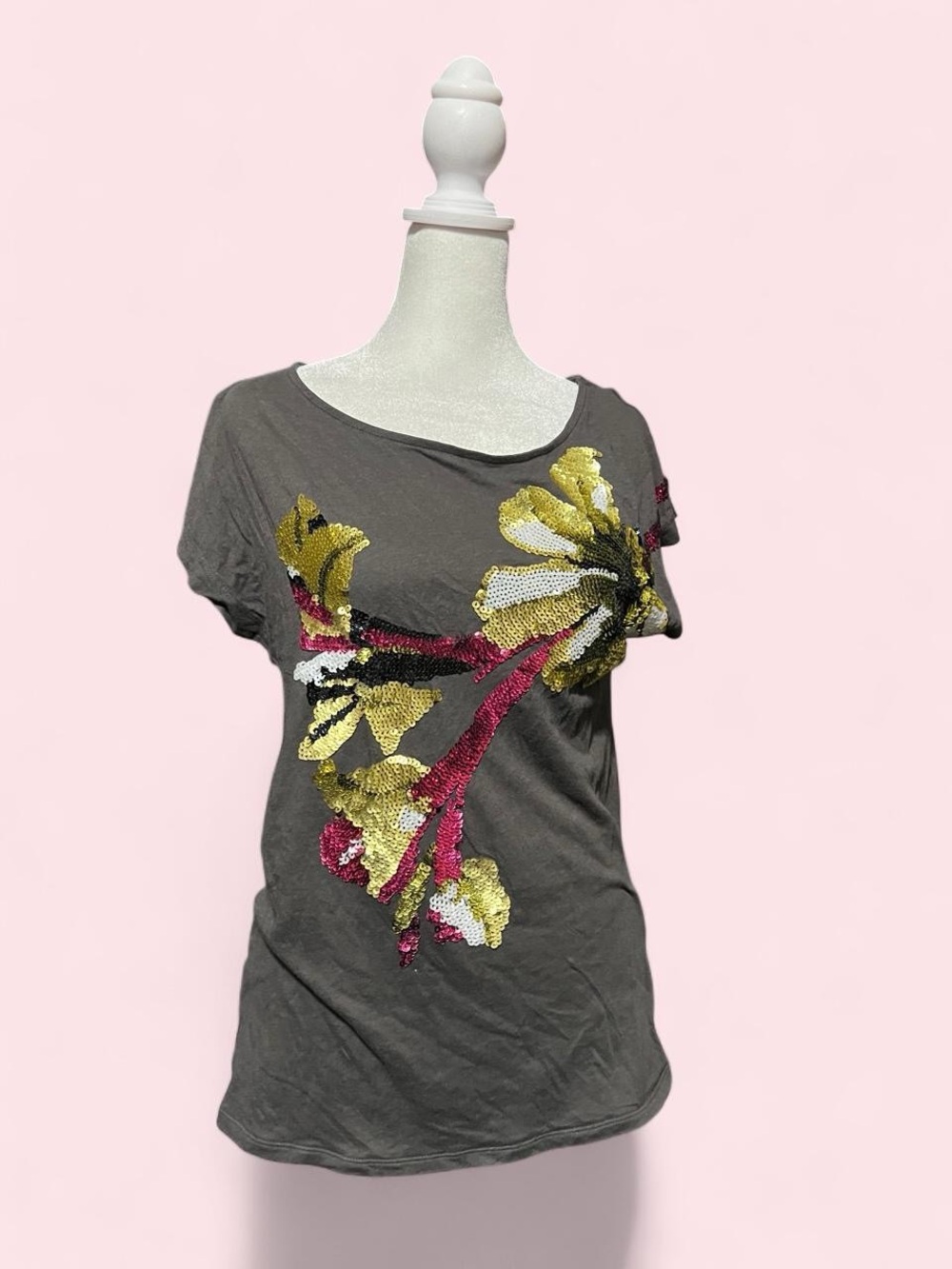 Small Sequin Floral Accent Gray Women's Tee